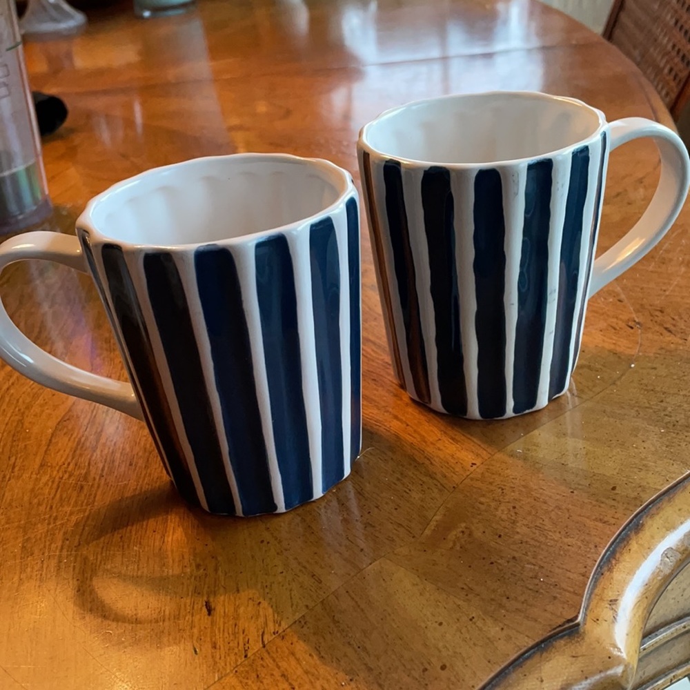 RARE STARBUCKS. Set of 2! Beautiful 2008 mugs in Navy Blue/White Stripes